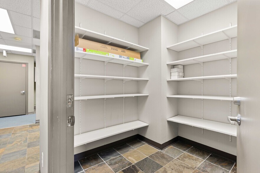 More Photos Of 549 N Egret Bay Blvd, League City Medical For Lease