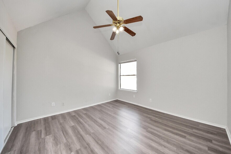 More Photos Of , Houston Multifamily For Sale