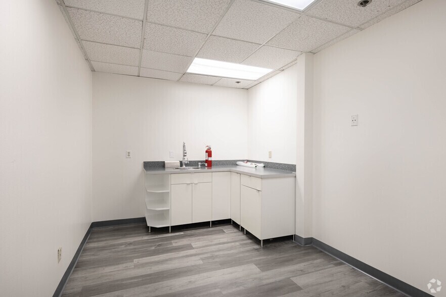 More Photos Of 18952 MacArthur Blvd, Irvine Office For Sale