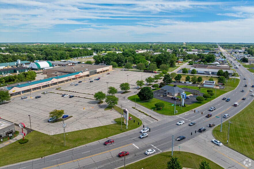 More Photos Of 1200-1252 N Nappanee St, Elkhart Unknown For Lease