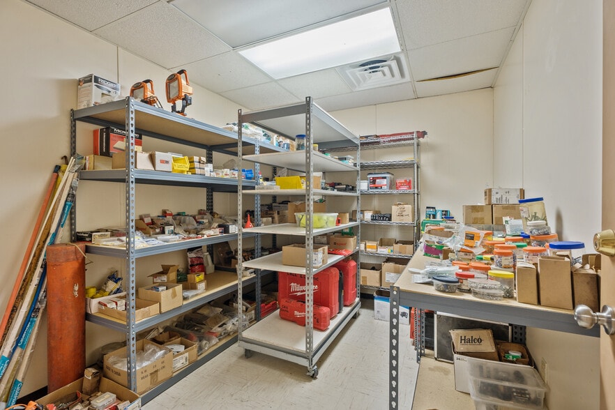 More Photos Of 915 Orange St, La Marque Office For Sale