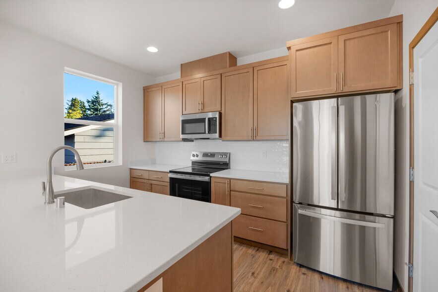 More Photos Of 1925 Lombard Ave, Everett Multifamily For Sale