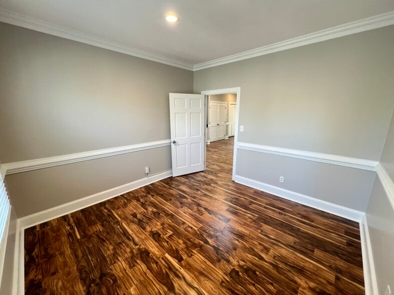 More Photos Of 172-182 Mine Lake Ct, Raleigh Office For Sale