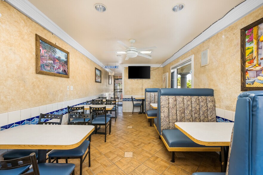More Photos Of 1936 W 17th St, Santa Ana Restaurant For Sale