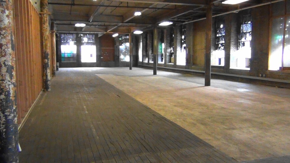 More Photos Of 501 S 9th St, Reading Warehouse For Lease