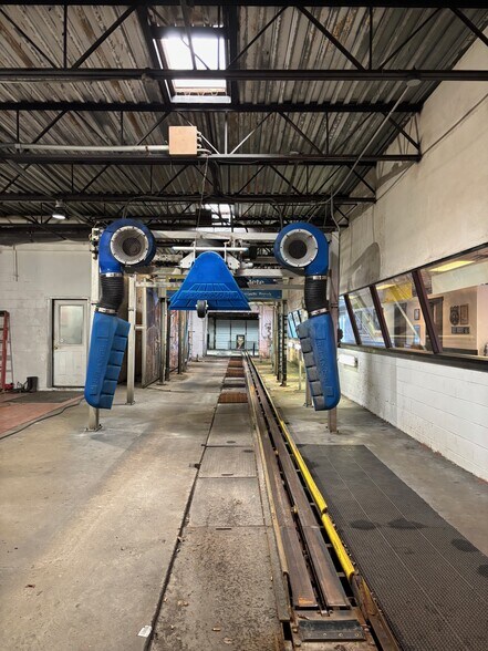 More Photos Of 927 W Columbia St, Springfield Carwash For Sale