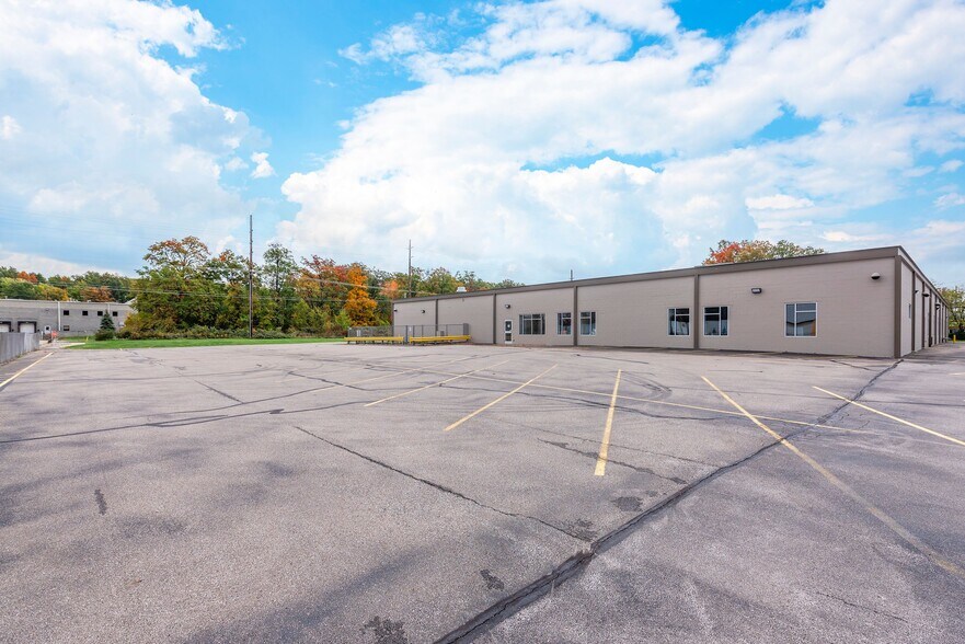 More Photos Of 1320 Taylor St, Elyria Warehouse For Lease