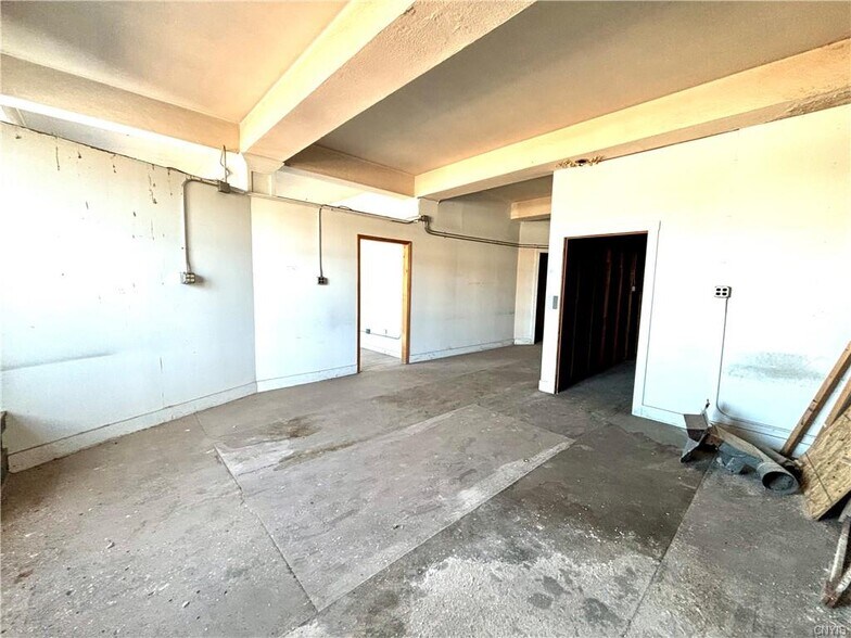 More Photos Of 10 South St, Auburn Office For Sale