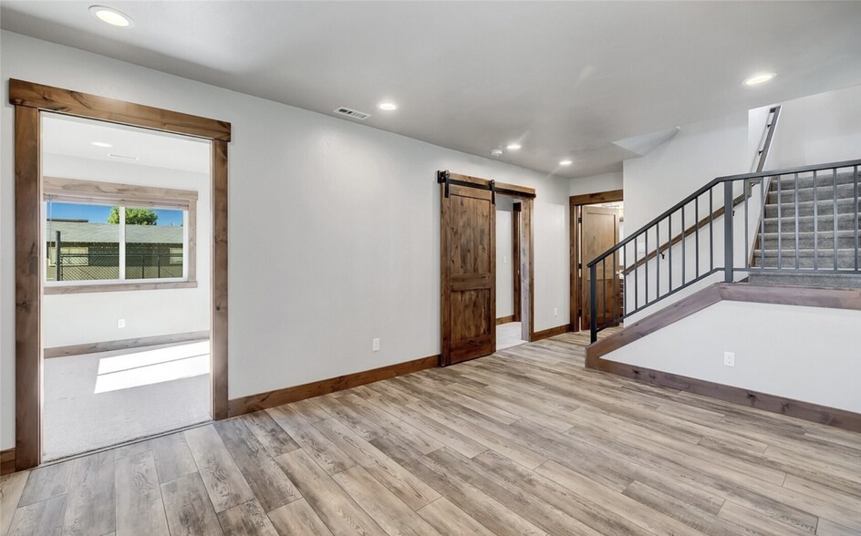 More Photos Of 16303 64th St E, Sumner Office For Lease