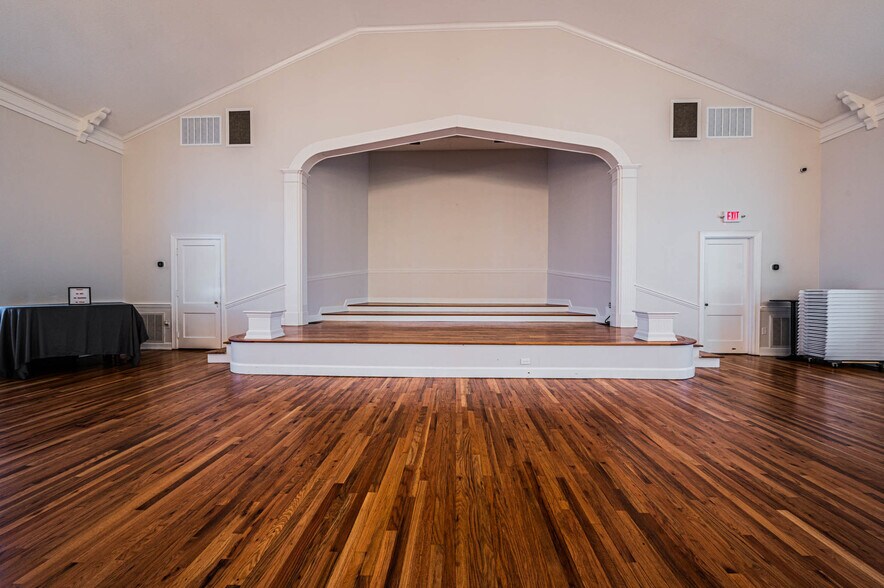 More Photos Of 824 Lehman Ave, Bowling Green Religious Facility For Sale