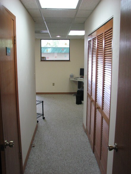 More Photos Of 3221 NW 13th St, Gainesville Office For Sale