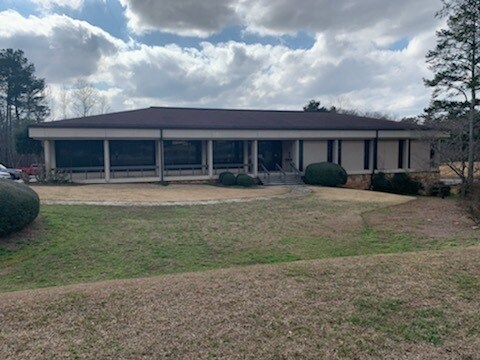 More Photos Of 1330 N Park St, Carrollton Medical For Sale