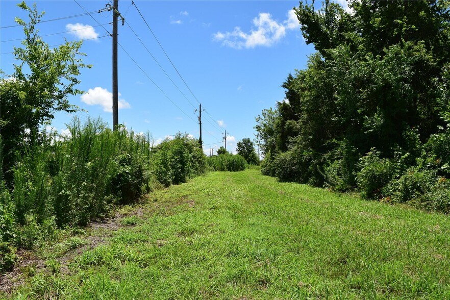 More Photos Of Highway 35, Pearland Land For Sale