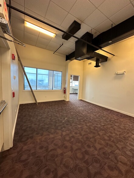 More Photos Of 256 Marginal St, Boston Loft Creative Space For Lease