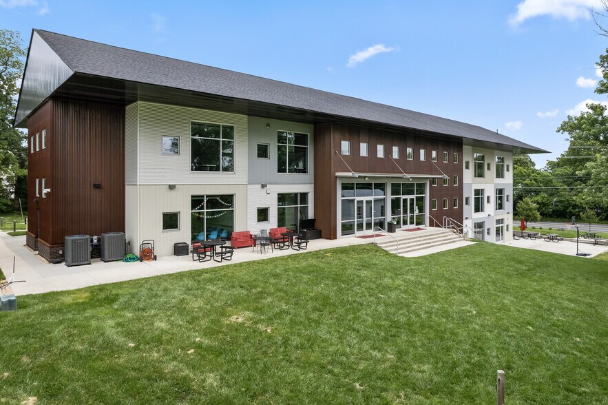 More Photos Of 20577 Ashburn Rd, Ashburn Schools For Lease