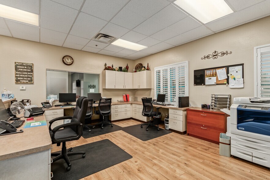 More Photos Of 6840 E Brown Rd, Mesa Medical For Sale