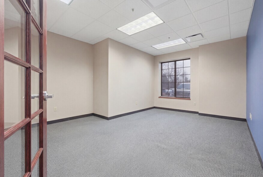 More Photos Of 6475 Washington St, Gurnee Medical For Sale