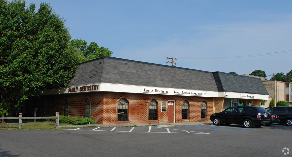 Primary Photo Of 11007 Warwick Blvd, Newport News Medical For Lease