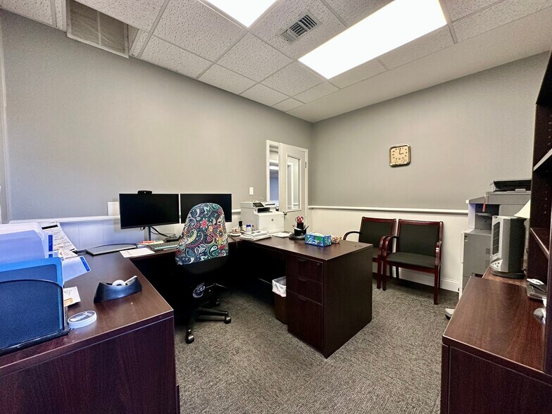 More Photos Of 705 Lamar St, Wichita Falls Office For Sale