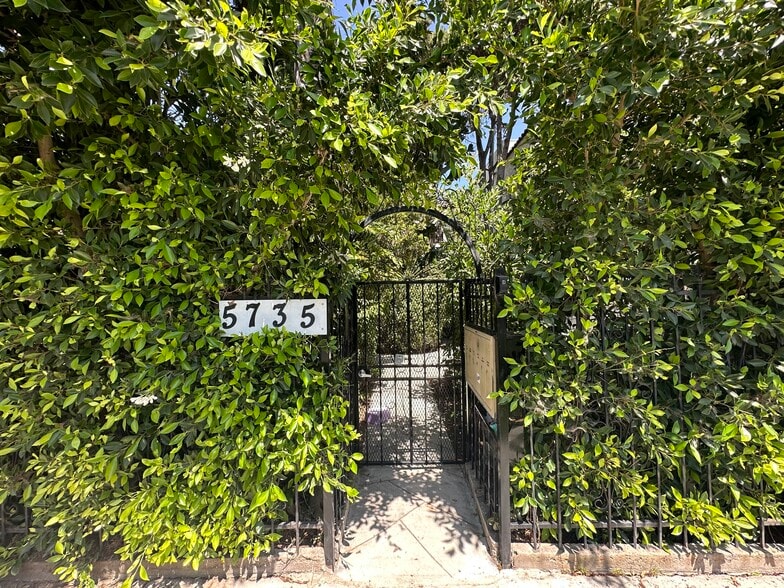 Primary Photo Of 5735 Camerford Ave, Los Angeles Apartments For Sale