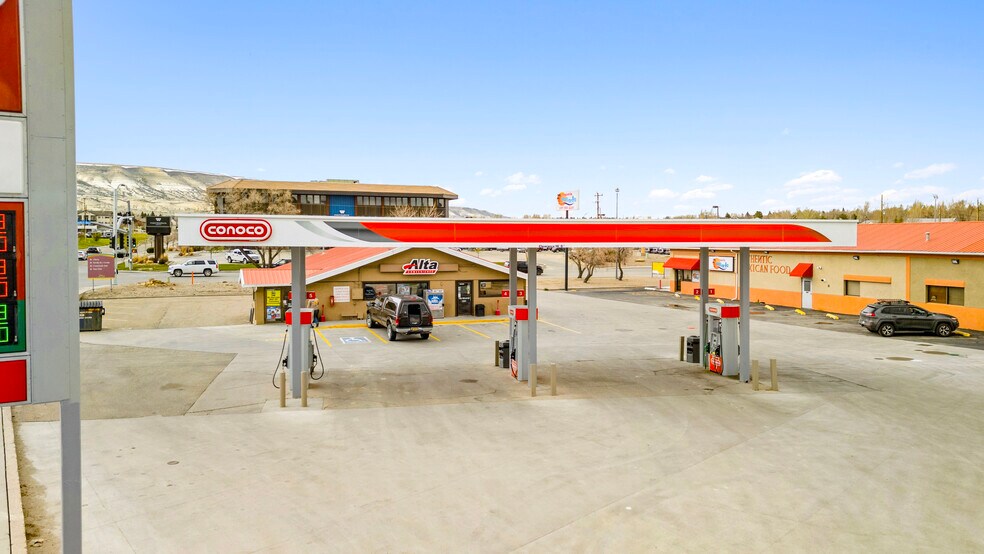 More Photos Of 2506 Dewar Dr, Rock Springs Service Station For Sale