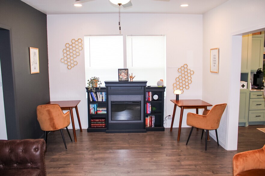 More Photos Of 501 S Elm St, Royse City Office Residential For Sale