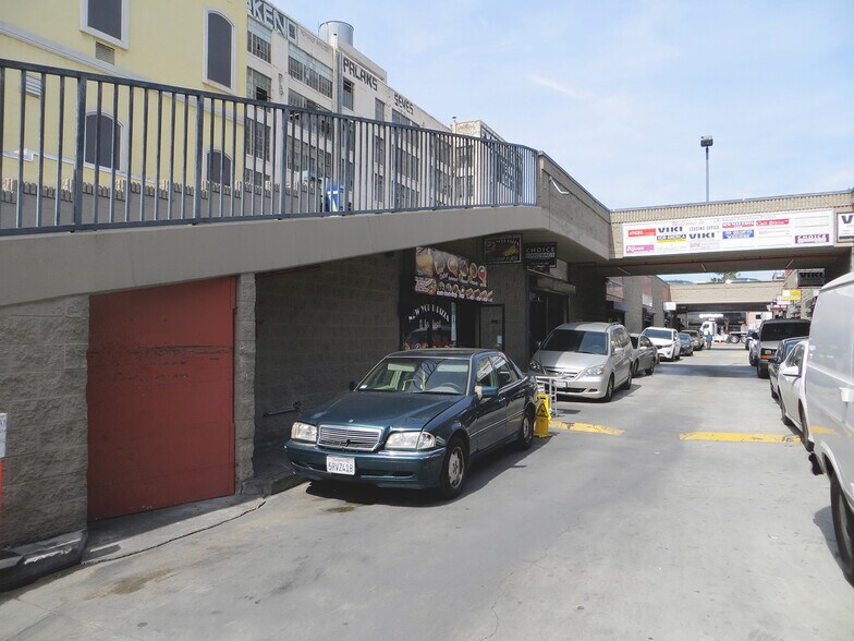 More Photos Of 1218-1230 S Main St, Los Angeles Freestanding For Sale