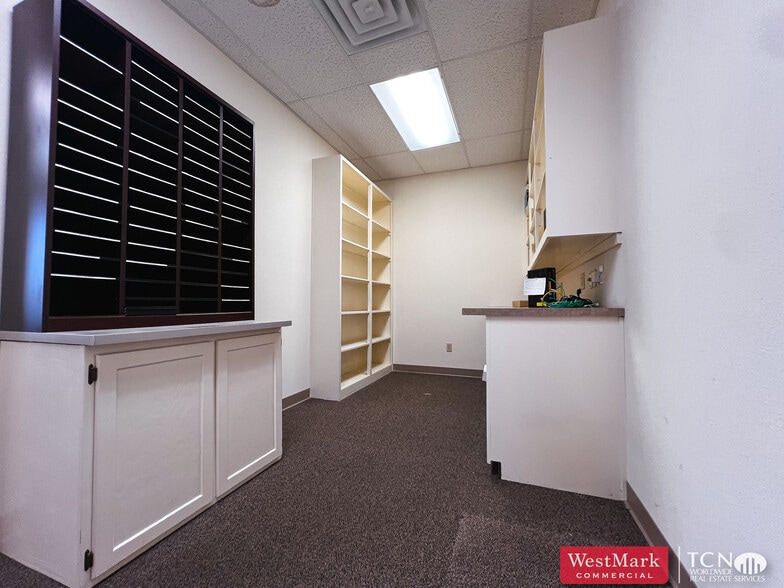 More Photos Of 6603 Utica Ave, Lubbock Office For Lease