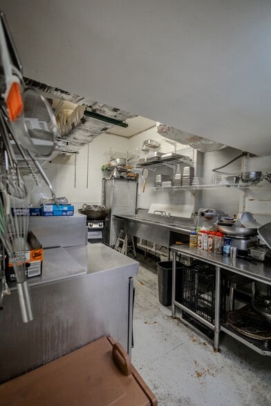 More Photos Of 1525 16th St, Central City General Retail For Sale