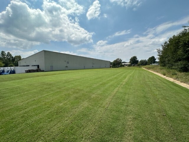 More Photos Of 280 Moore Ln, Collierville Warehouse For Lease