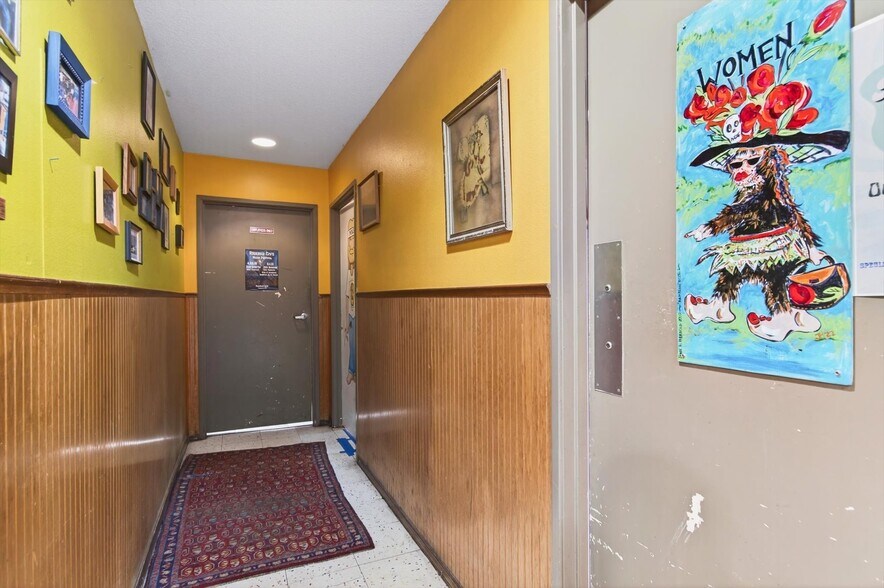 More Photos Of 50316 Columbia River Hwy, Scappoose Restaurant For Sale