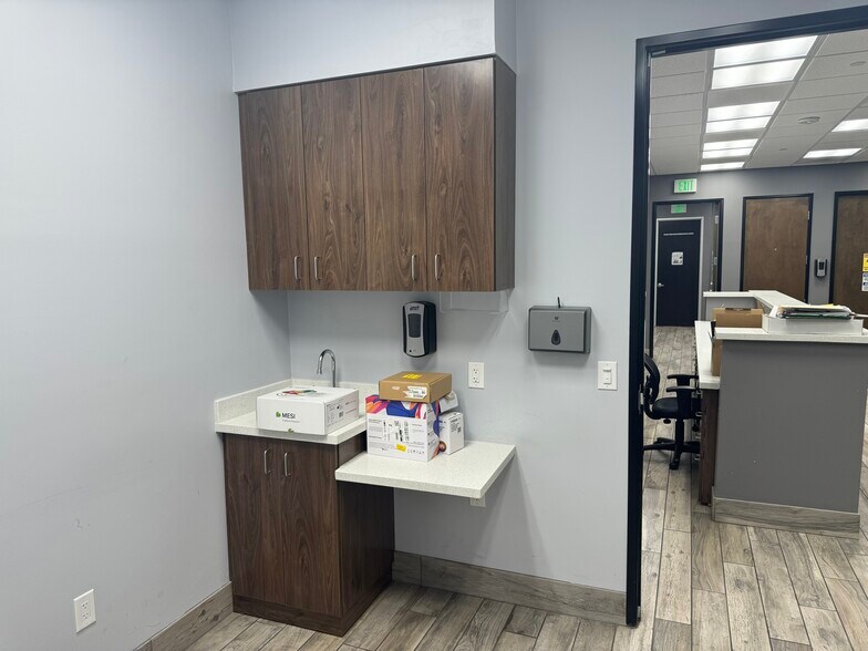 More Photos Of 1100 S Dobson Rd, Chandler Medical For Sale