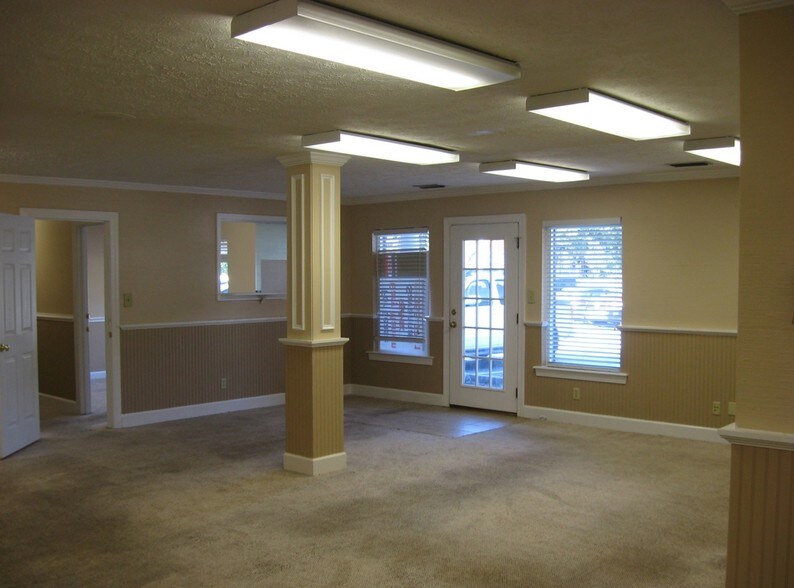 More Photos Of 8400-8420 Abercorn St, Savannah Medical For Lease