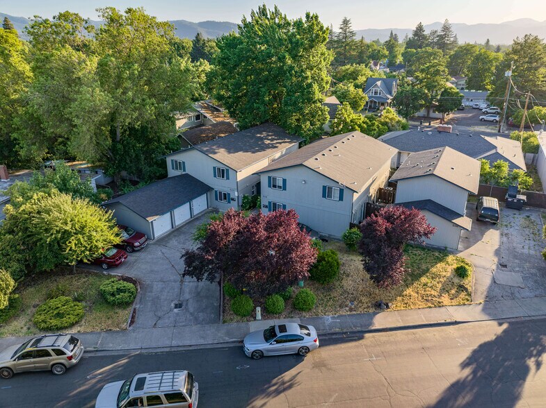 More Photos Of 516 J St, Medford Multifamily For Sale