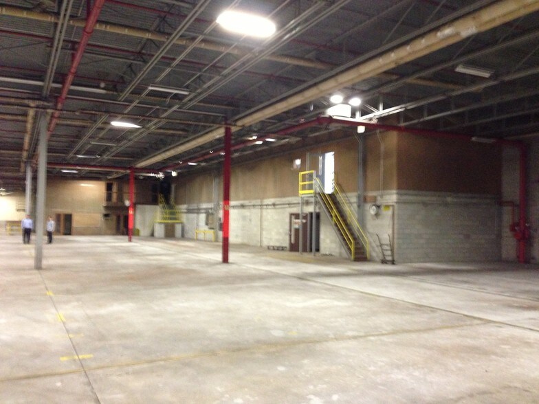 More Photos Of 715 Greylock St, Lee Manufacturing For Lease