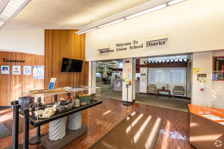 More Photos Of 1376 Piedmont Rd, San Jose Medical For Lease
