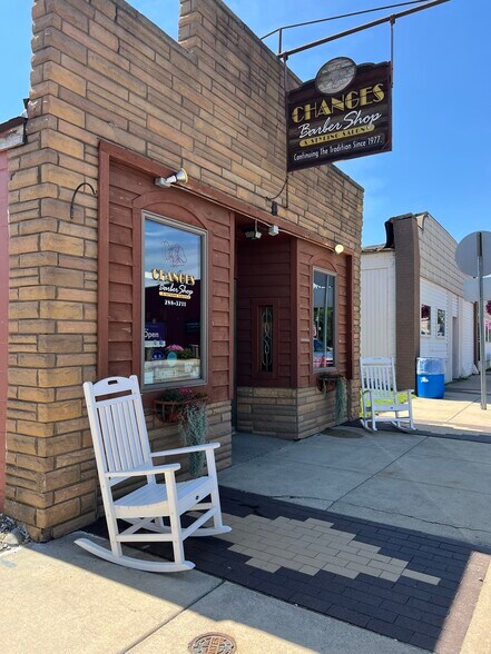 More Photos Of 205 W Main St, Durand Freestanding For Sale