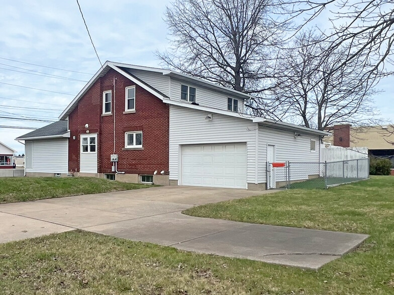 More Photos Of 3567 W 26th St, Erie Freestanding For Sale