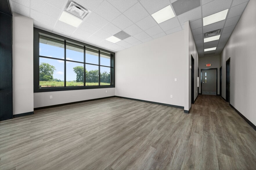 More Photos Of 1170 Dunlop Ln, Clarksville Industrial For Lease