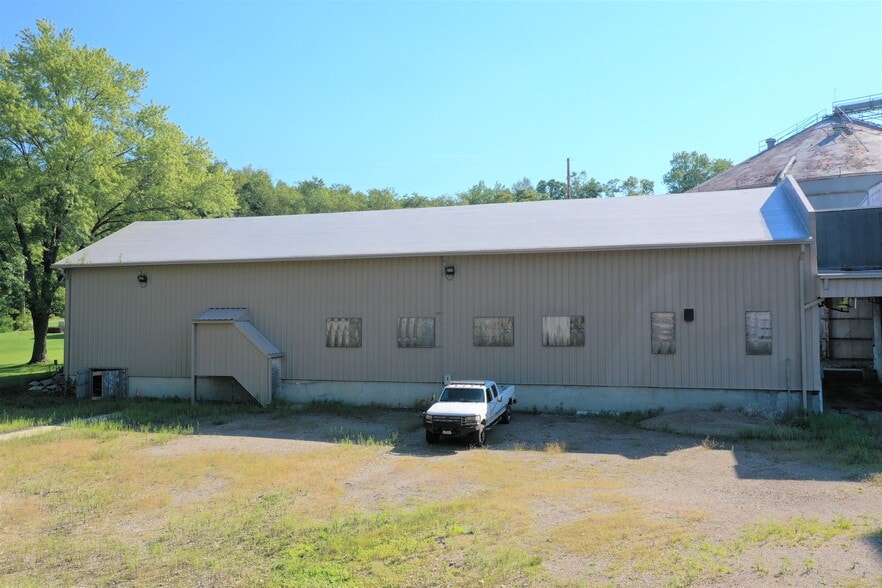 More Photos Of 945 Mill Rd, Loudonville Industrial For Sale