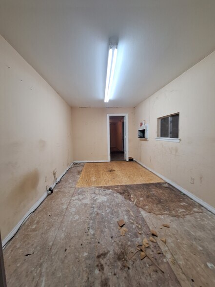 More Photos Of 2000 S Sam Houston Pky W, Houston Warehouse For Lease