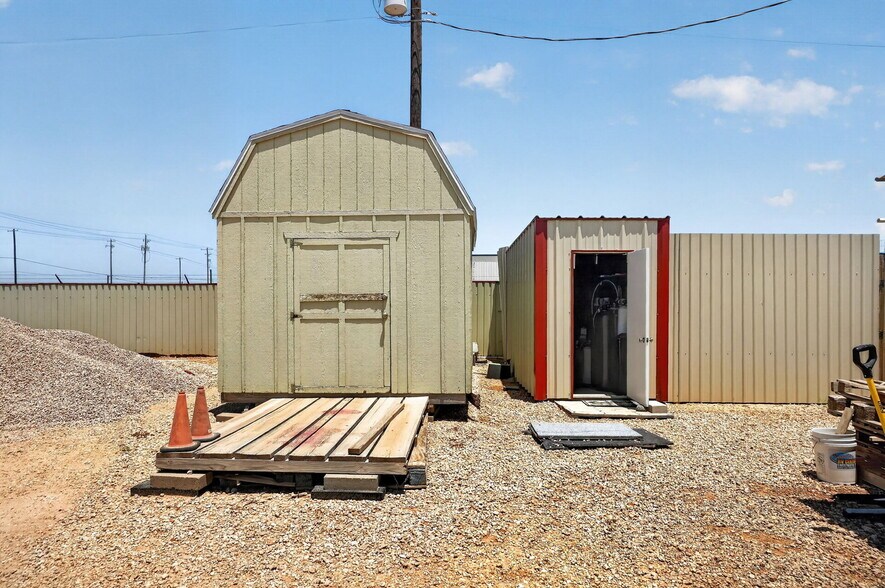 More Photos Of 3807 S County Road 1210, Midland Trailer Camper Park For Sale