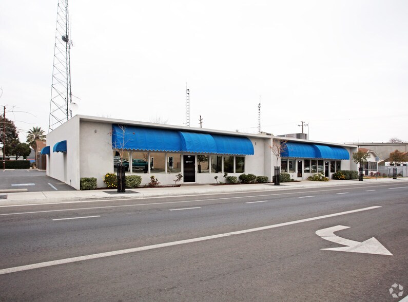 More Photos Of 2315-2317 Q St, Bakersfield Office For Lease