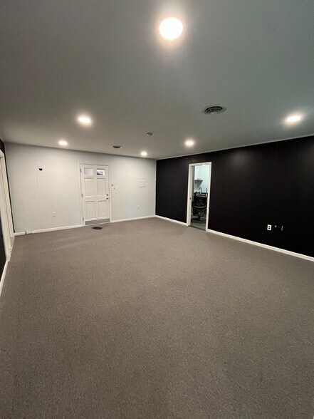 More Photos Of 5075 Lincoln Way E, Fayetteville Apartments For Lease