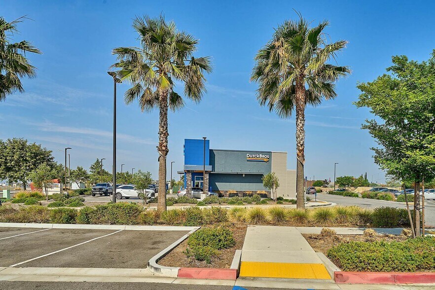 More Photos Of 1020 Renaissance Pky, Rialto Freestanding For Sale