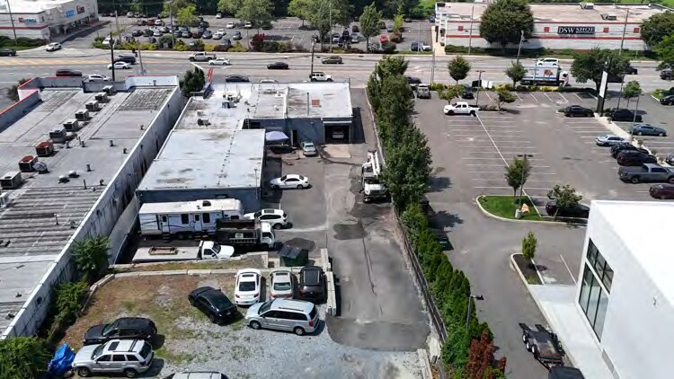 More Photos Of 1850 E Jericho Tpke, Huntington Auto Repair For Sale