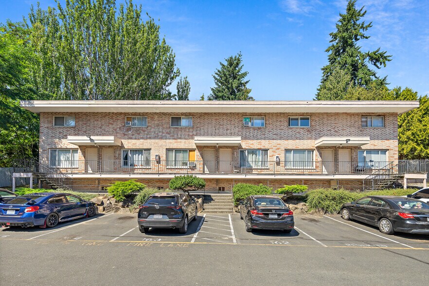 More Photos Of 6630 202nd St SW, Lynnwood Apartments For Sale