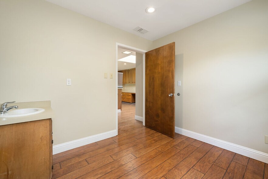 More Photos Of 1050 Las Tablas Rd, Templeton Medical For Lease