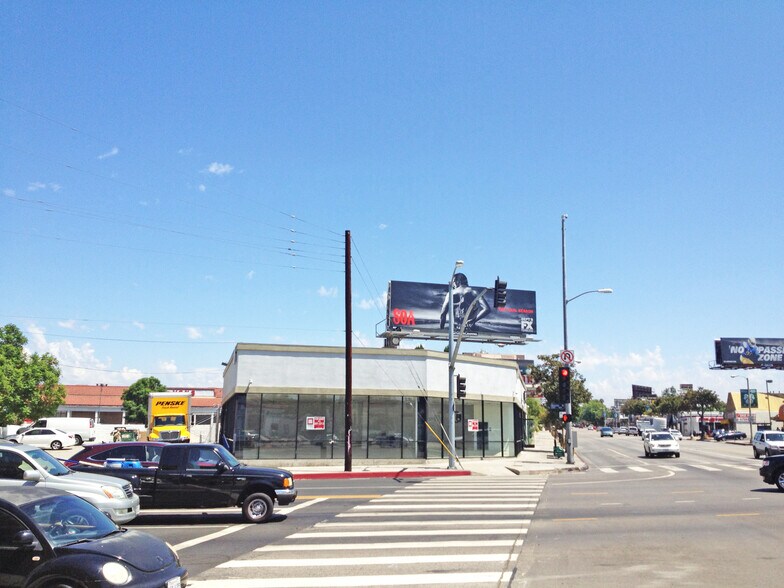 More Photos Of 18471-18477 Ventura Blvd, Tarzana Freestanding For Lease