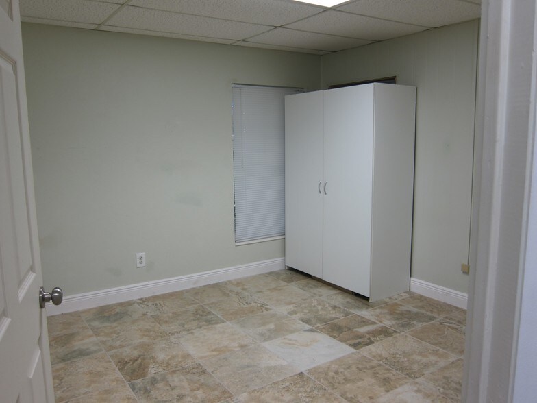 More Photos Of 21423 Overseas Hwy, Cudjoe Key Freestanding For Sale